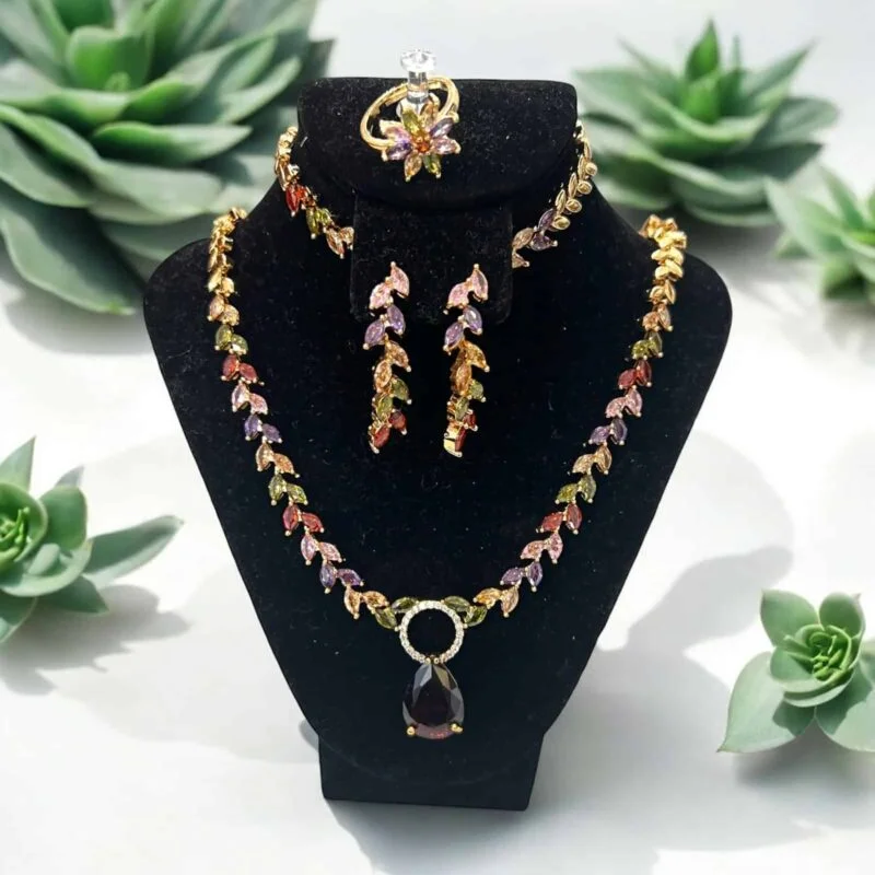 Zirconia Set Or Jewelry Zirconia Set this is a jewelry set